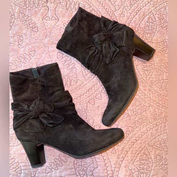 Van Eli Black Suede Heeled Boots - Picture 7 of 15